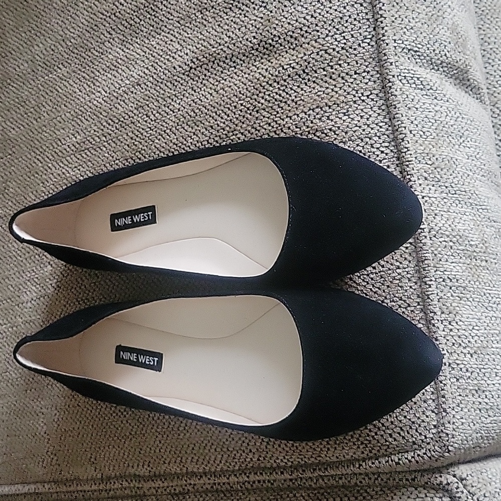 Size 8 Almond Toe Black Flats Nine West Shoes. Comfortable. Like new